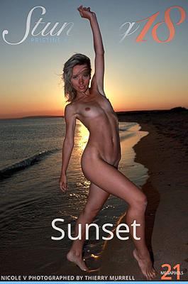 [Stunning18×Nicole V] 2020-02-24 Sunset